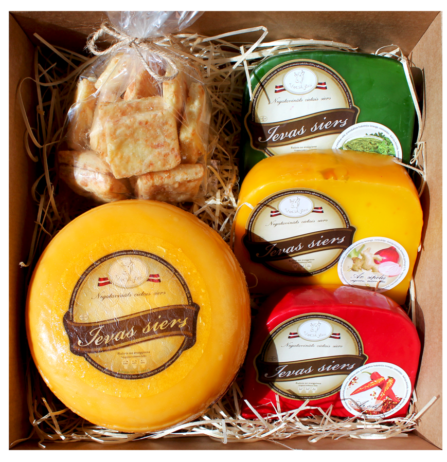 Ievas siers dāvanu komplekts ar siera cepumiem